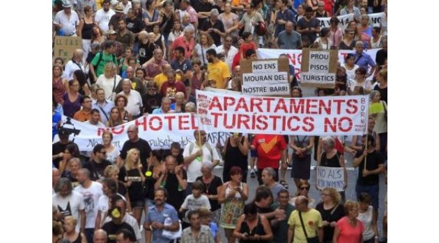 MAYORKA'DA TURİSTLERE EV KİRALAMAK YASAKLANDI