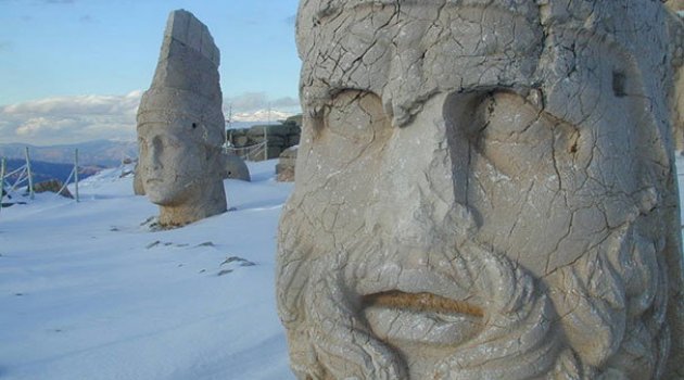 Nemrut Dağı beyaza büründü