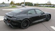 Porsche'nin elektrikli otomobili ilk kez canlı olarak yolda görüntülendi