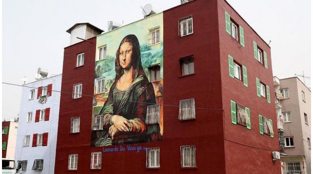 Ressam, Da Vinci'ye duvardan selam etti