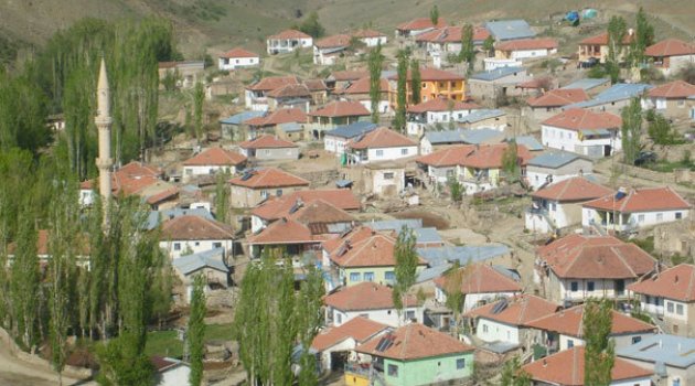 Sivas Valisi'nden köyüne dönmek isteyene arsa!