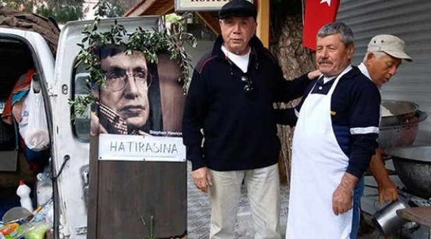 Sosyal medya onları konuşuyor! Stephen Hawking için öyle bir şey yaptılar ki...
