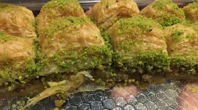 Söylentisi yetti! Baklavaya Antep fıstığı darbesi...