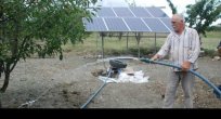 Güneş Enerjisi Sayesinde Kiraz Bahçesini Suluyor
