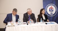 Hollanda Pazarı Masaya Yatırıldı