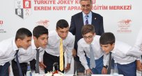 Türkiye Jokey Kulübü Başkanı Yasin Kadri Ekinci apranti adaylarıyla buluştu