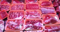 Ucuz et alabilmek için saatlerce bekliyorlar