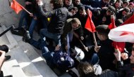 Yunanistan'da polis ve göstericiler çatıştı