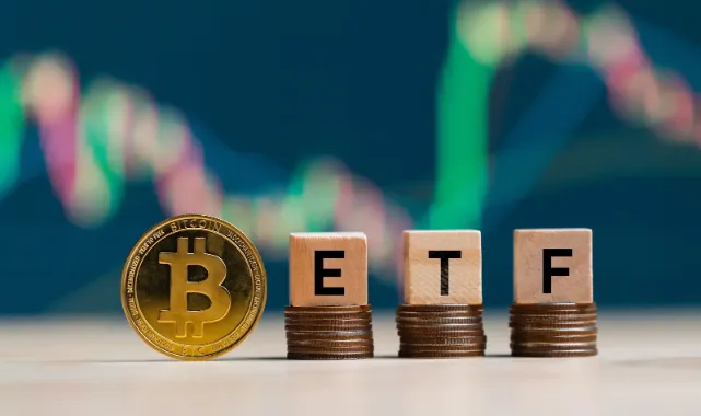 ETF Paradoksu: Wall Street, Bitcoin'in "Dijital Altın" Ruhunu Bitirdi mi?
